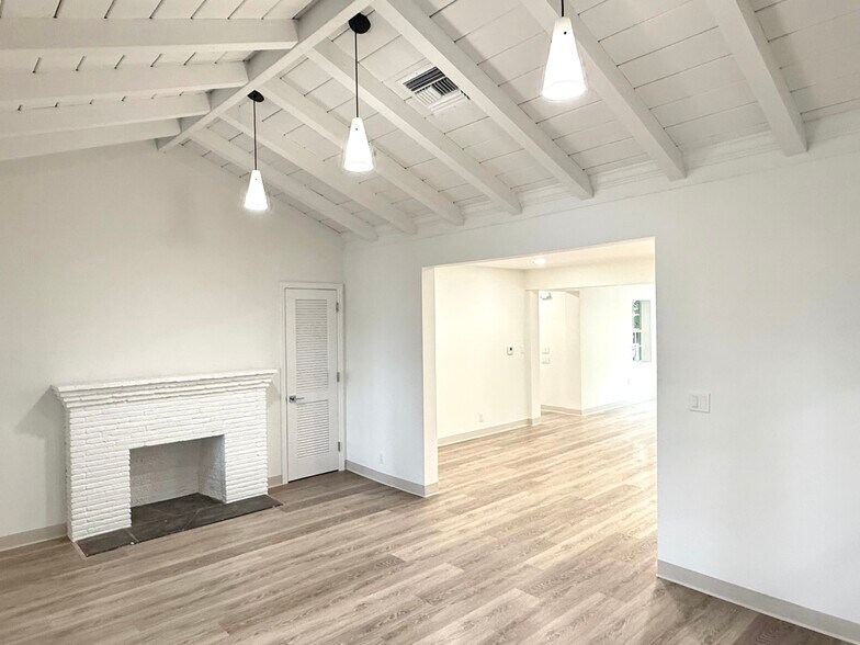 More Photos Of 131 N Swinton Ave, Delray Beach Office For Sale