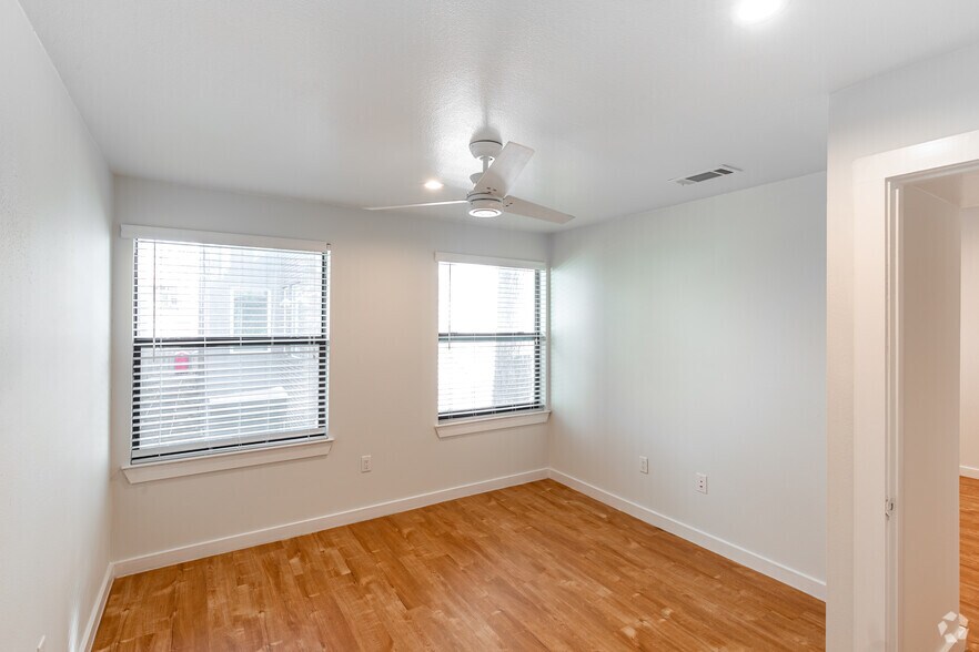 More Photos Of 3901 N Hall St, Dallas Apartments For Sale