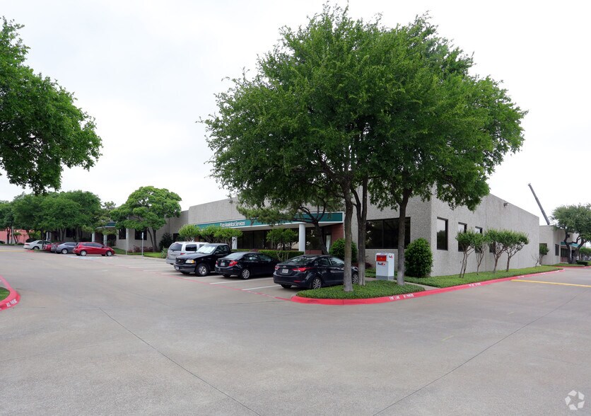 Primary Photo Of 400 W Bethany Dr, Allen Research And Development For Lease