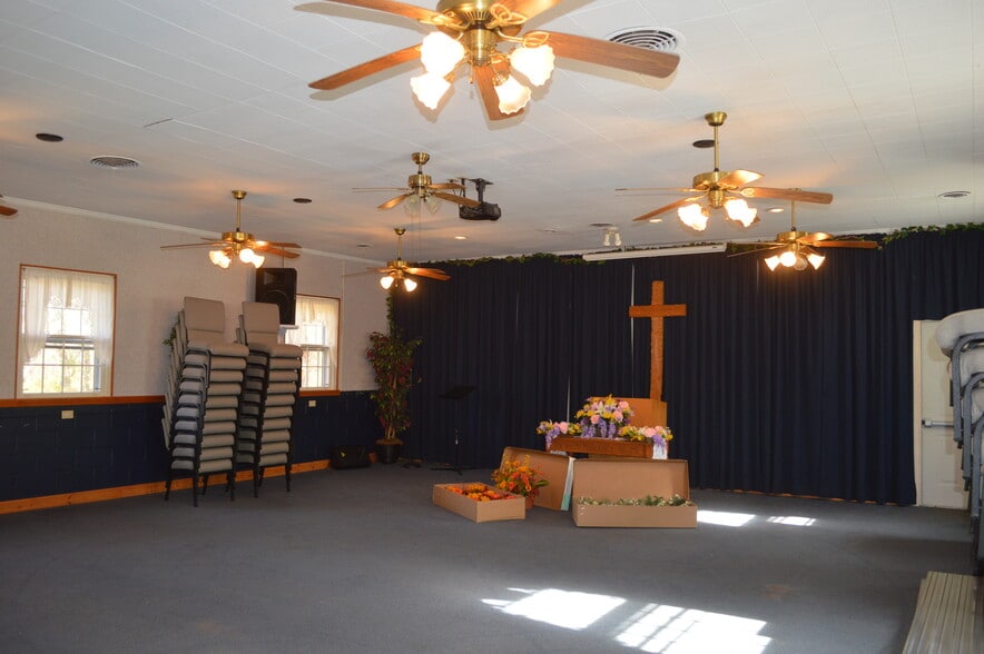 More Photos Of 857 Goshen Hill Rd, Lebanon Flex For Sale