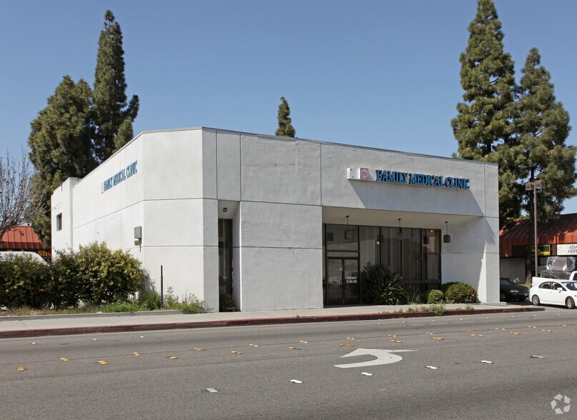 Primary Photo Of 5953 Atlantic Blvd, Maywood Medical For Lease