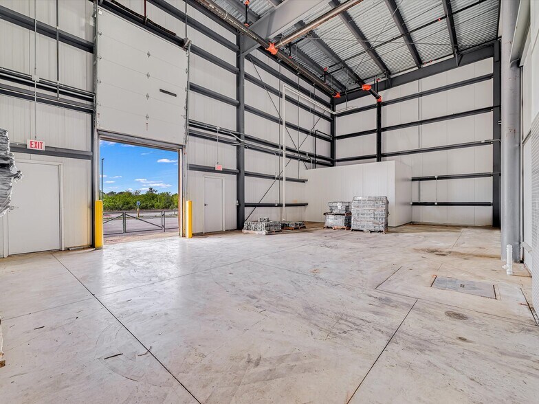 More Photos Of 9342 SE Loop 410, San Antonio Refrigeration Cold Storage For Lease