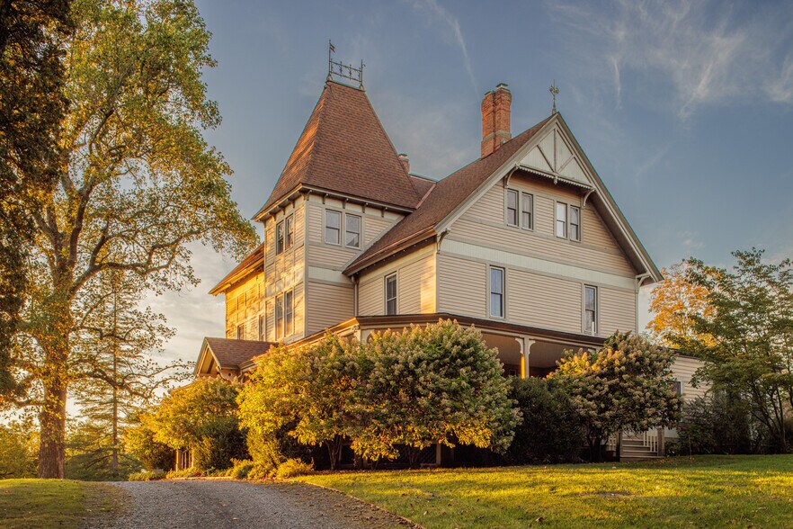Primary Photo Of 4317 NY-23, Hudson Specialty For Sale