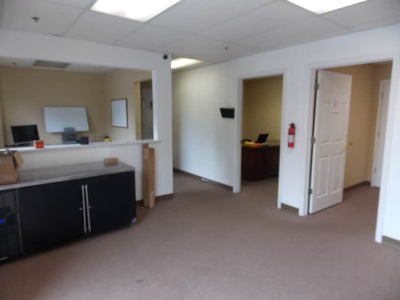 More Photos Of 3190 Industrial Way, Snellville Light Manufacturing For Sale