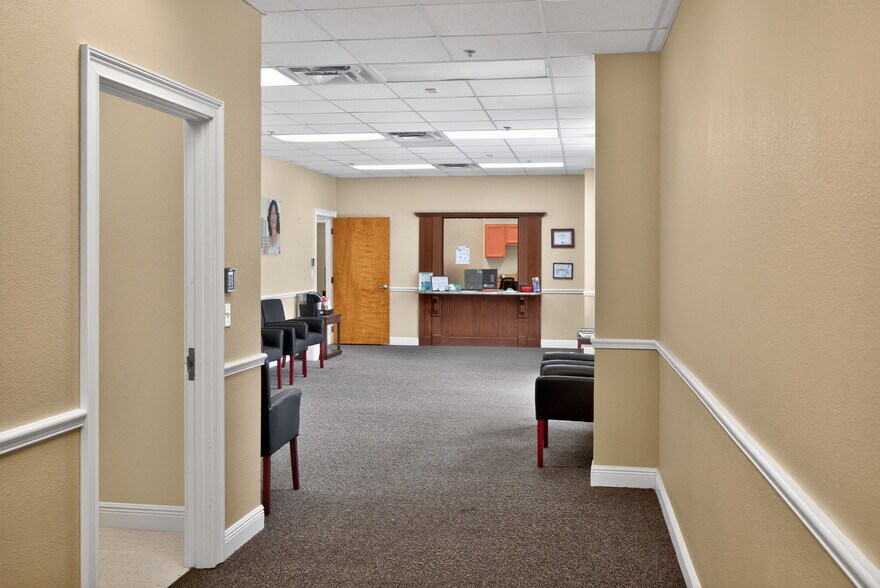 More Photos Of 733 & 737 County Road 466, Lady Lake Medical For Sale
