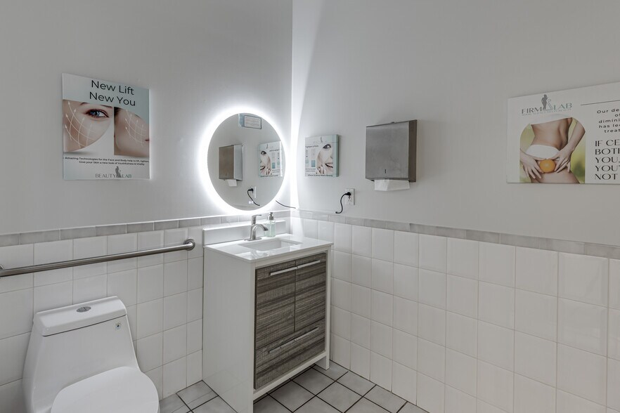 More Photos Of 102-112 Town Center Dr, Warren Office For Lease