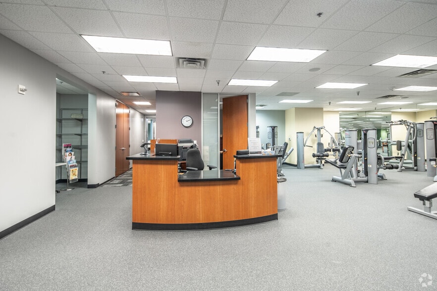 More Photos Of 290 E John Carpenter Fwy, Irving Office For Lease