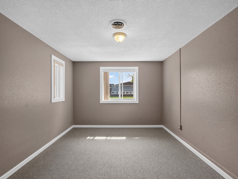More Photos Of 200 S 4th St, Kawkawlin Assisted Living For Sale