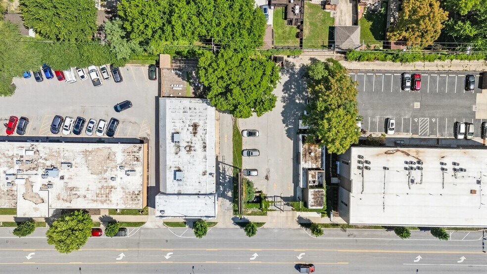 More Photos Of 624 E 63rd St, Kansas City Storefront Retail Office For Lease