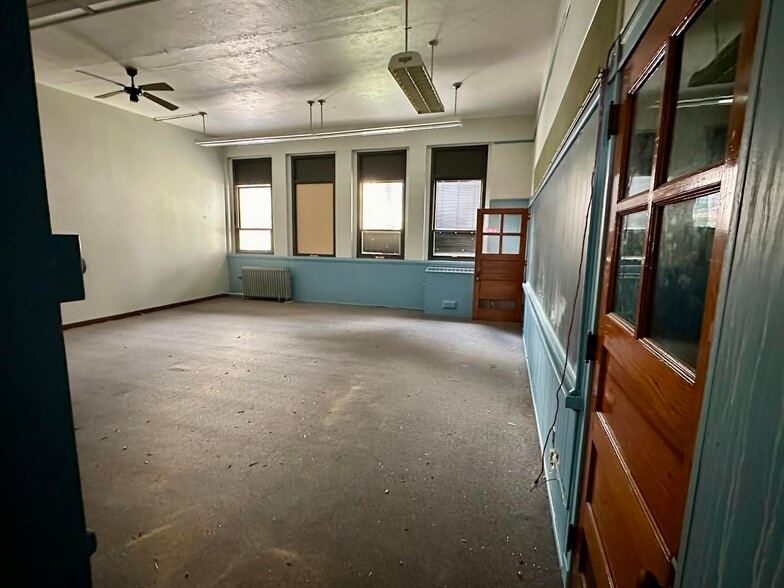 More Photos Of 124 E Abbott St, Lansford Specialty For Sale