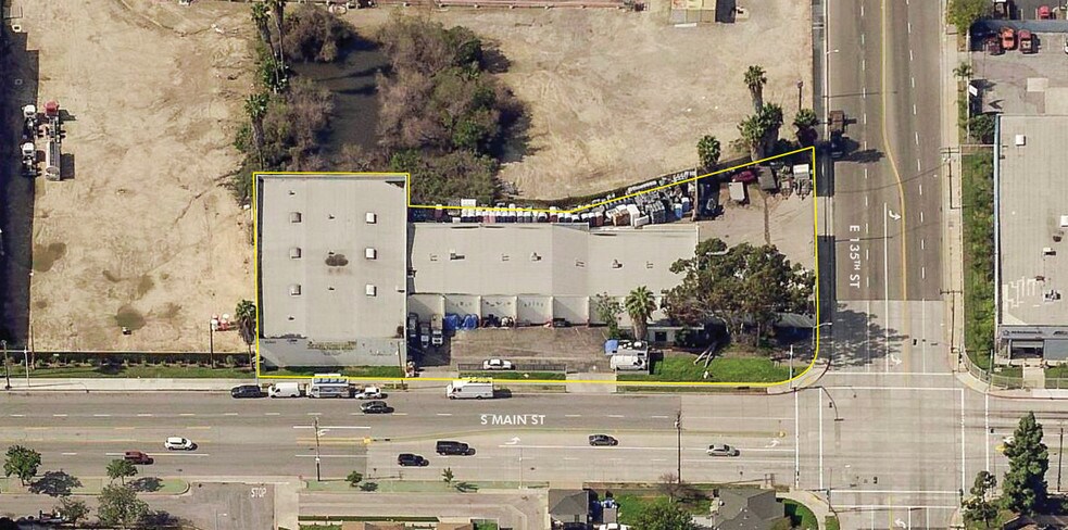 Primary Photo Of 13501 S Main St, Los Angeles Warehouse For Lease