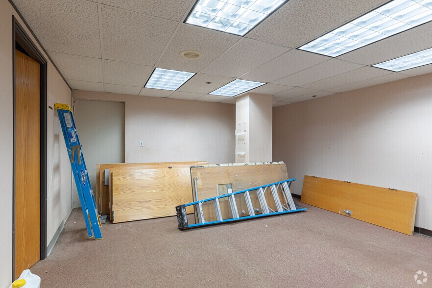 More Photos Of 480 Vantage Pt, Miamisburg Medical For Sale