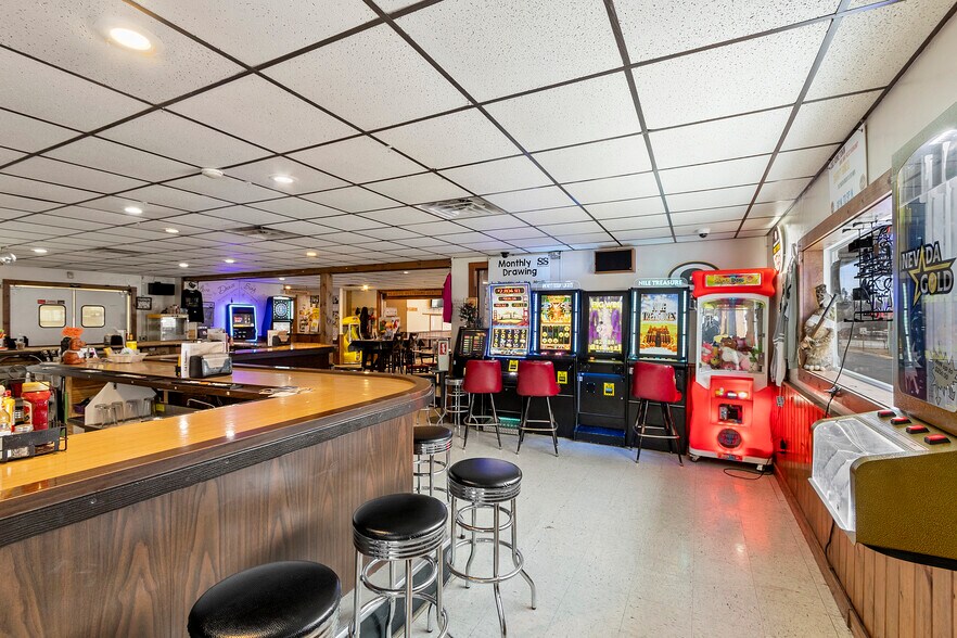 More Photos Of 211 N Maple Ave, Oconto Falls Restaurant For Sale