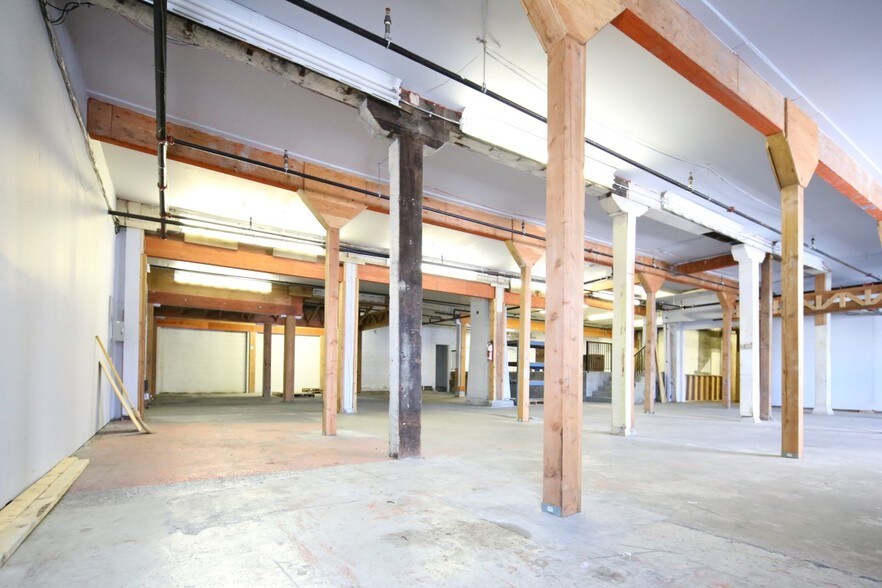 More Photos Of 430 Railway St, Vancouver Loft Creative Space For Lease