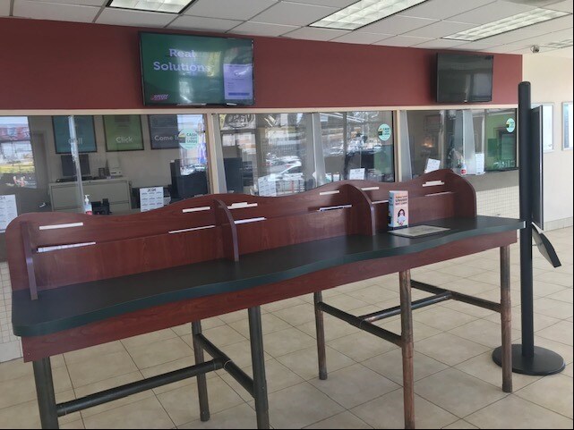 More Photos Of 6740 Reseda Blvd, Reseda Unknown For Lease
