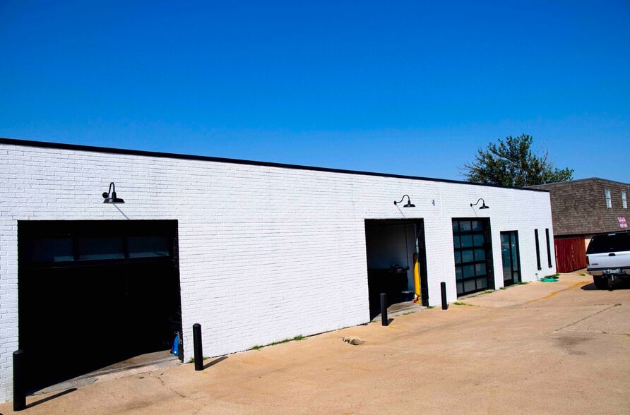 More Photos Of 2454 NW Dallas St, Grand Prairie Light Distribution For Sale