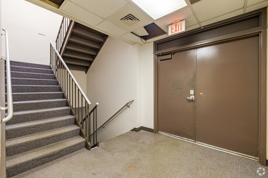 More Photos Of 4802 Texas Blvd, Texarkana Office For Sale