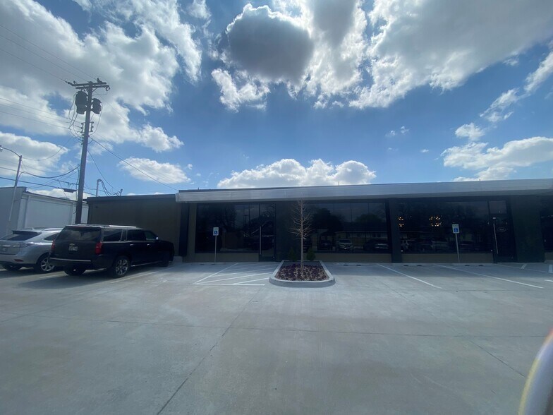 More Photos Of 1019 S Quincy Ave, Tulsa Storefront Retail Office For Lease