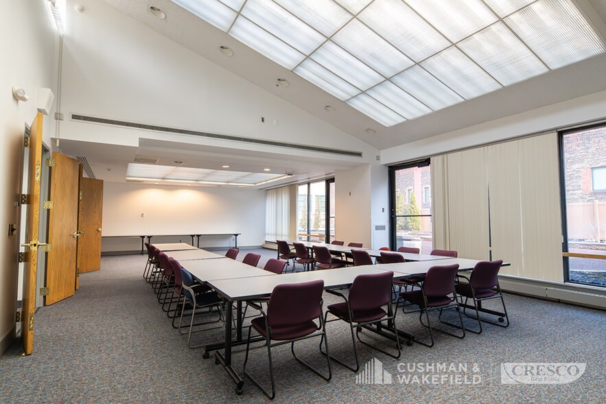 More Photos Of 1331 Euclid Ave, Cleveland Office For Lease