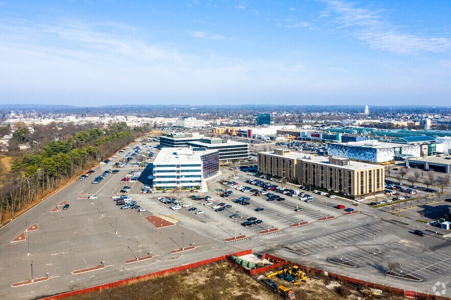 More Photos Of 400 Garden City Plz, Garden City Office For Lease