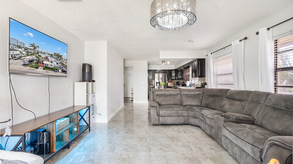 More Photos Of 505-513 S Ocean Dr, Hollywood Apartments For Sale
