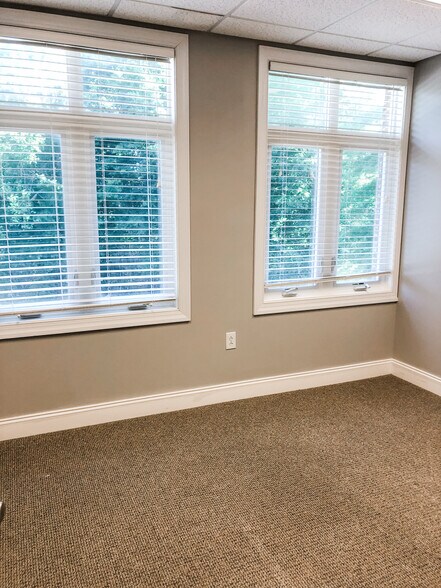 More Photos Of 5003 Southpark Dr, Durham Medical For Sale