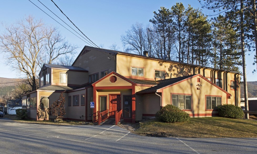 Primary Photo Of 129 Lincoln Ave, Manchester Center Office Residential For Lease