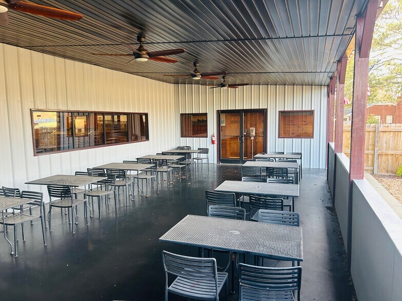 More Photos Of 1001 Jersey St, Ahoskie Restaurant For Sale