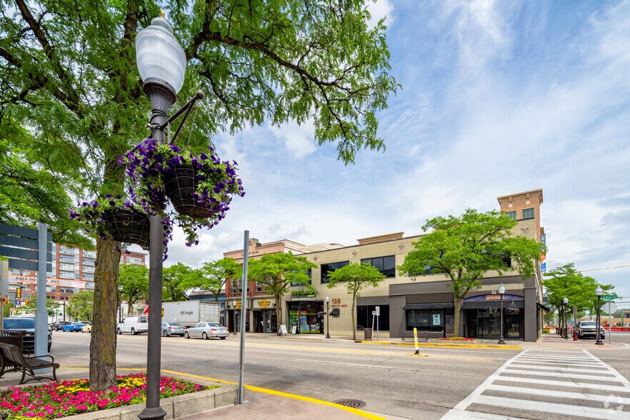 More Photos Of 117-123 S Main St, Royal Oak Office For Lease