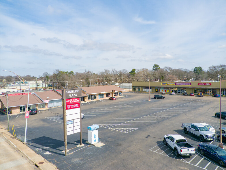 Primary Photo Of 3212-3260 N State Line Ave, Texarkana Storefront For Lease