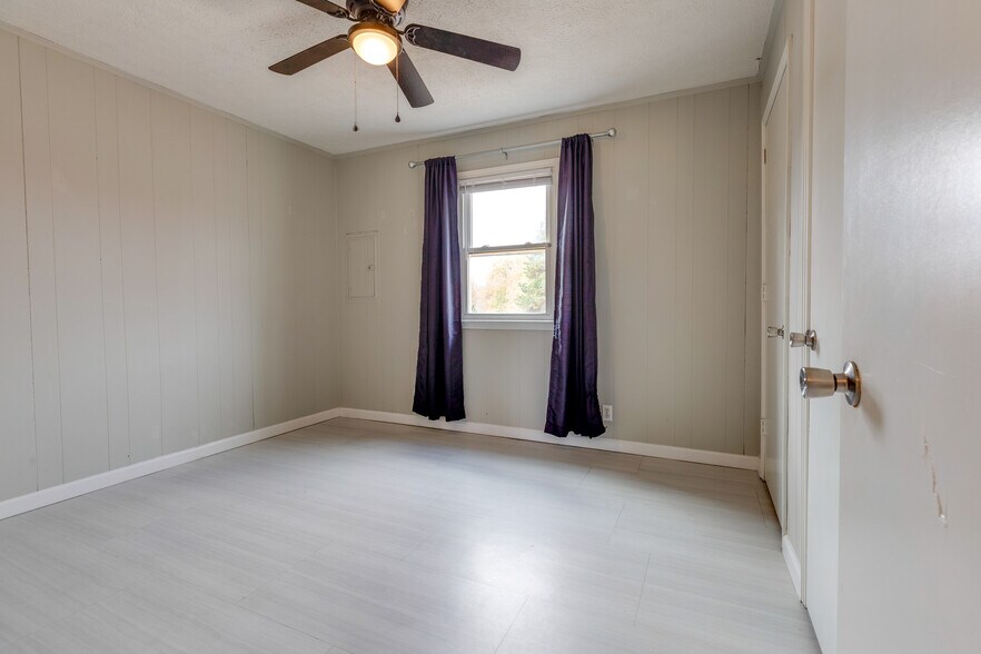 452 Ashe Ave, New Johnsonville, TN 37134 Apartments For Sale