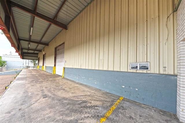 More Photos Of 14413 Import Rd, Laredo Warehouse For Lease