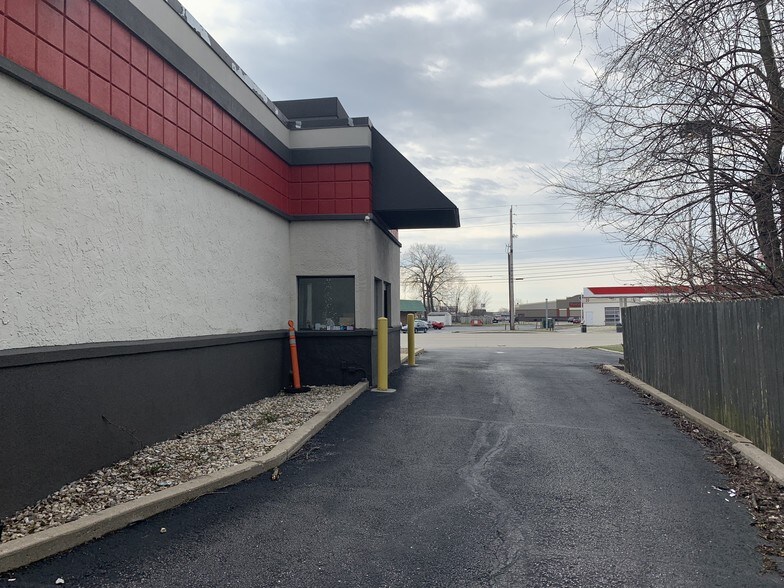 More Photos Of 6416 W Washington St, Indianapolis Restaurant For Lease