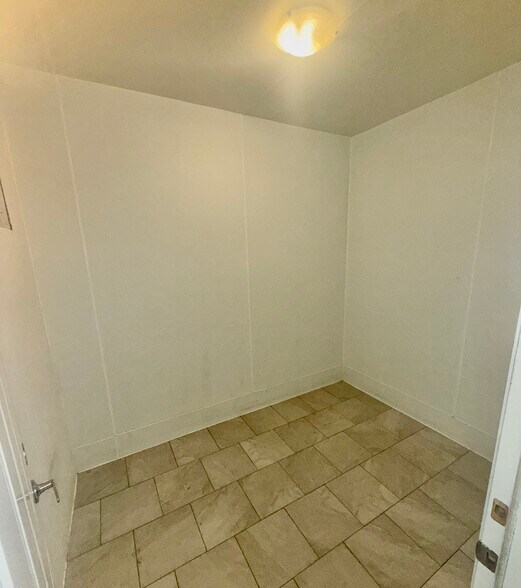 More Photos Of 725-745 Gardiners Rd, Kingston General Retail For Lease