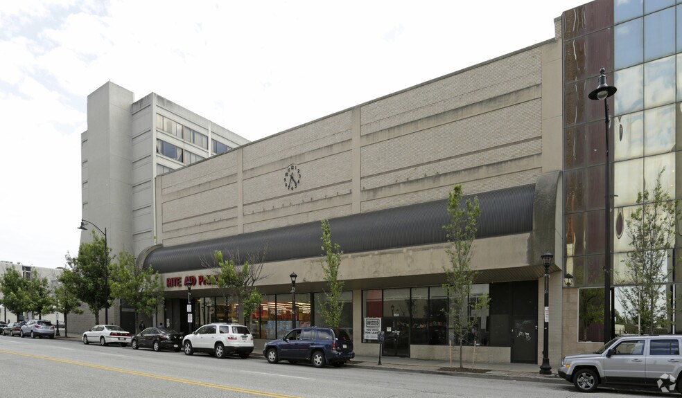 More Photos Of 914-916 State St, Erie Storefront For Lease