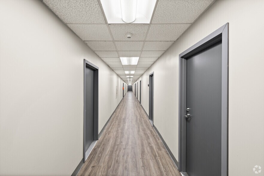 More Photos Of 15720 Ventura Blvd, Encino Medical For Sale