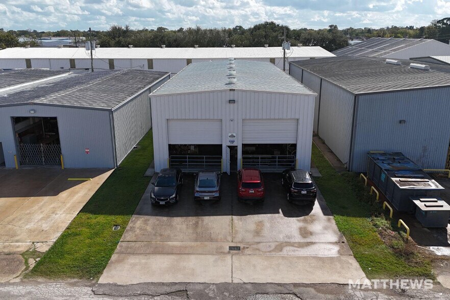 Primary Photo Of 1408 Illinois st, South Houston Industrial For Sale