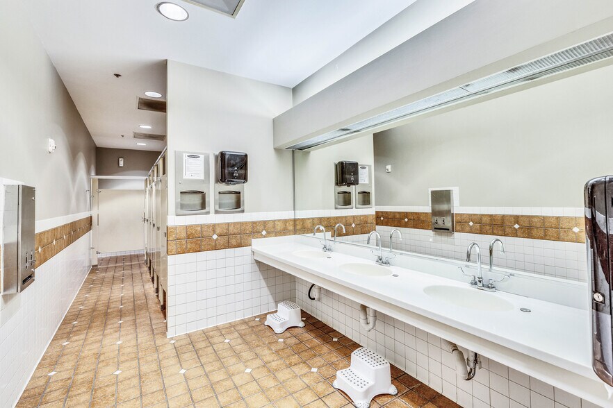 More Photos Of 9100 Hwy 290 E, Austin Research And Development For Sale