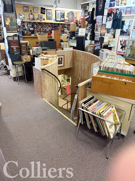More Photos Of 102 N Main St, Pocatello General Retail For Sale