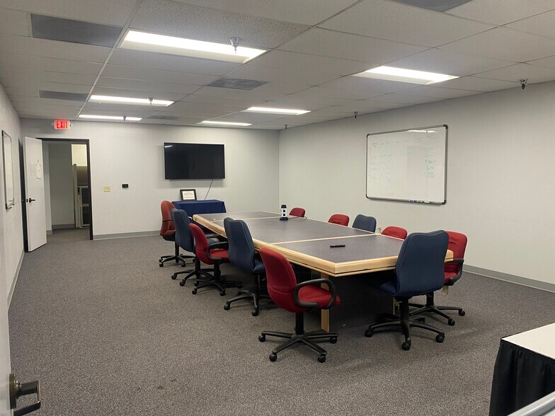 More Photos Of 4949 E. Kings Canyon Blvd, Fresno Coworking Space