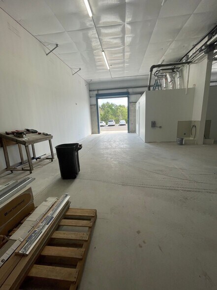 More Photos Of 1725 Kennedy Pt, Oviedo Industrial For Lease