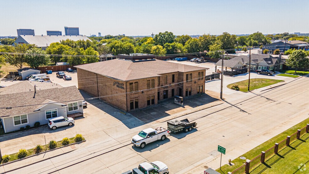 More Photos Of 1312 E 14th St, Plano Office For Lease