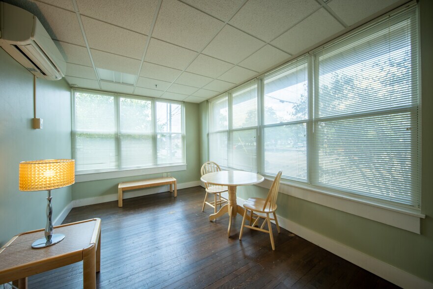 More Photos Of 77 W Bagley Rd, Berea Apartments For Sale