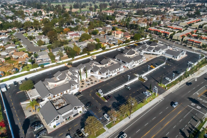 More Photos Of 2651-2675 Irvine Ave, Costa Mesa Storefront For Lease