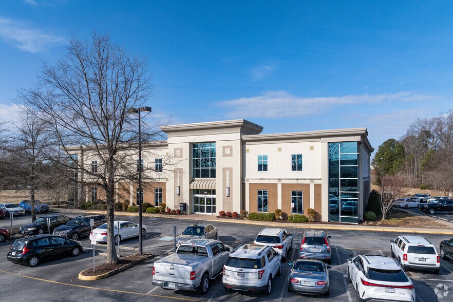 Primary Photo Of 5849 Harbour View Blvd, Suffolk Medical For Sale