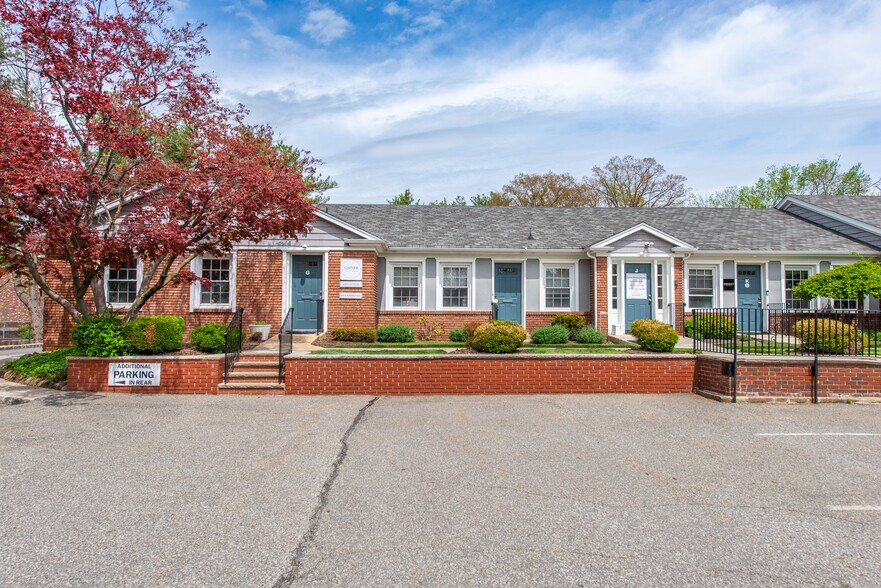 More Photos Of 65 E Northfield Rd, Livingston Medical For Sale