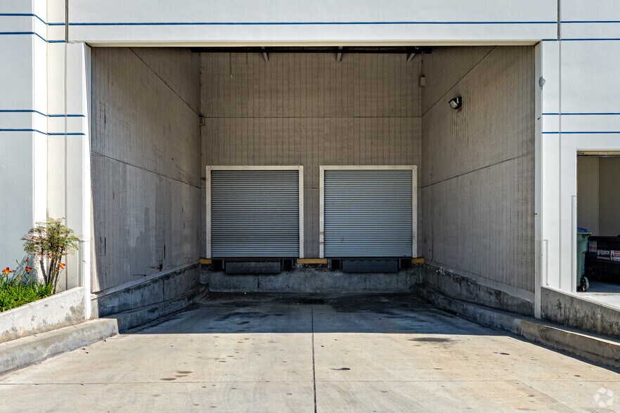 More Photos Of 7617-7621 Somerset Blvd, Paramount Unknown For Lease