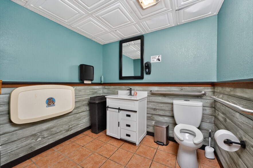 More Photos Of 23064 Harbor View Rd, Port Charlotte Warehouse For Sale