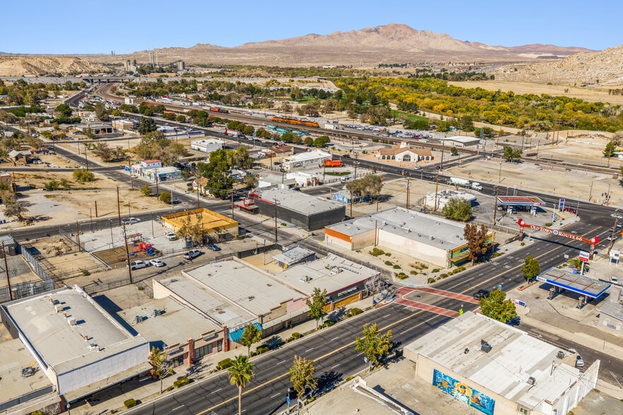More Photos Of 15586 7th St, Victorville Storefront For Sale
