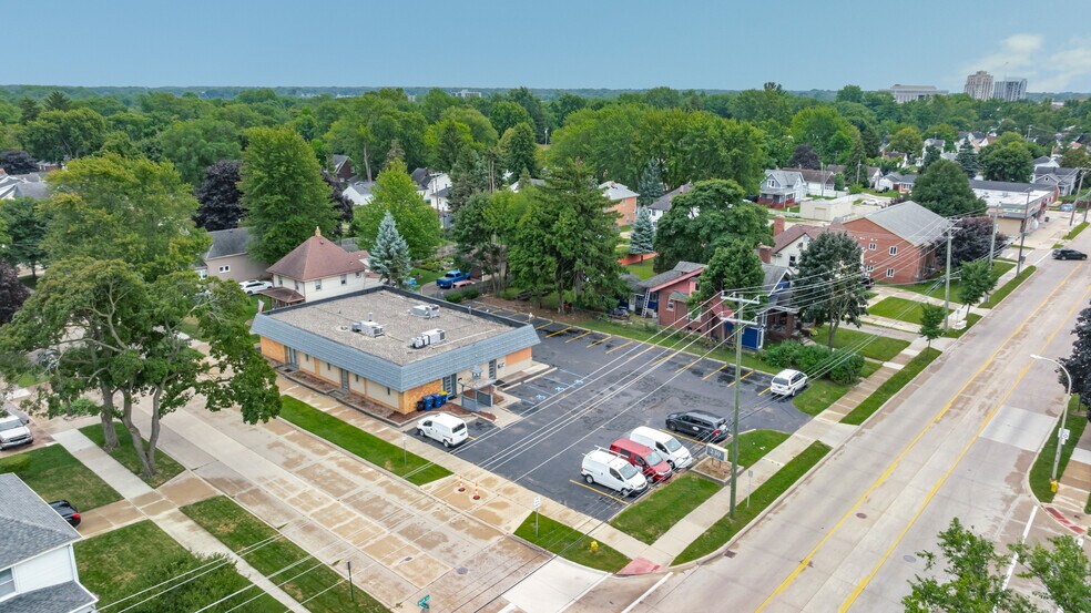 More Photos Of 230 North Ave, Mount Clemens Office For Sale